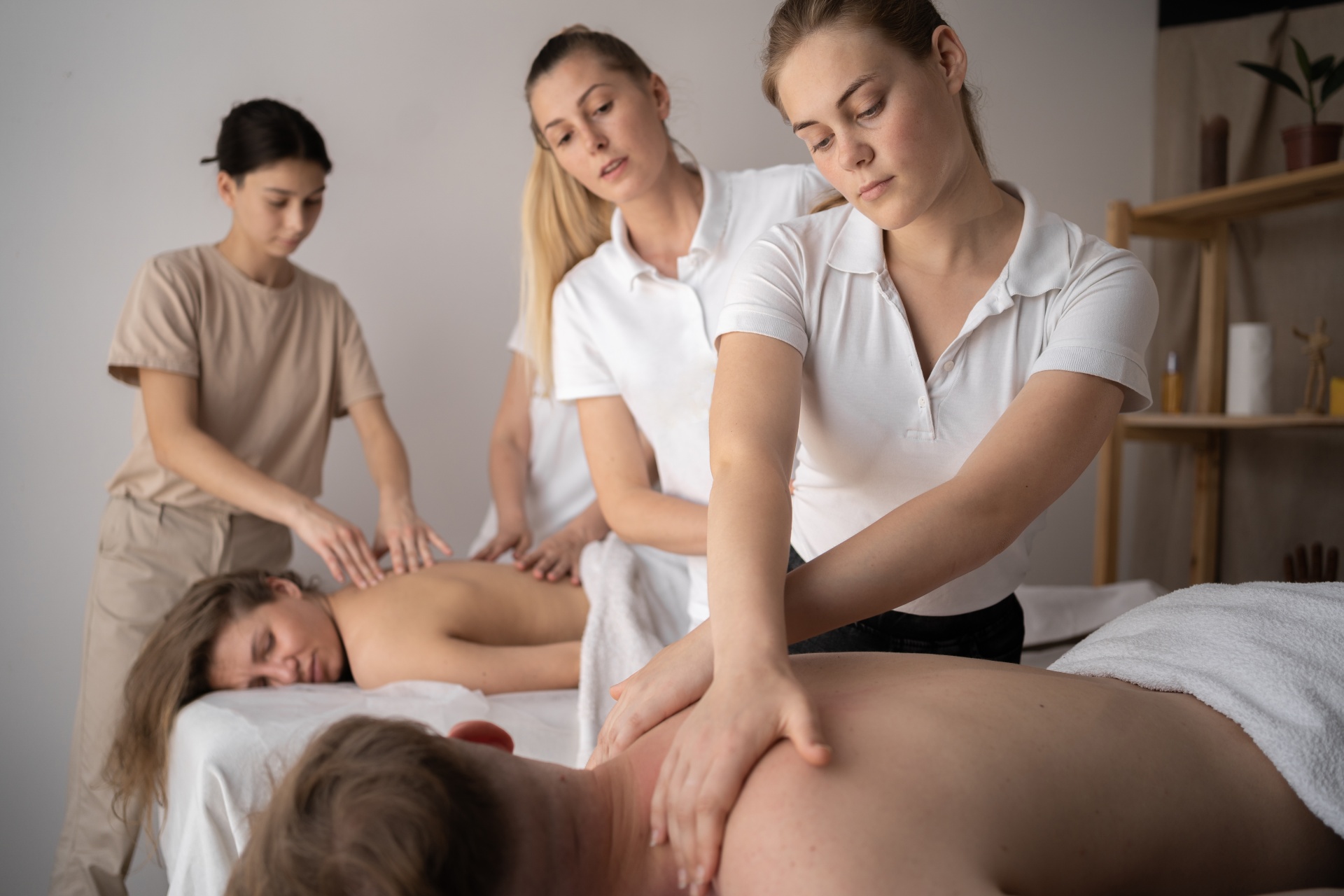 Masseur*in (Lehrberuf) / (c) mtrlin - stock.adobe.com